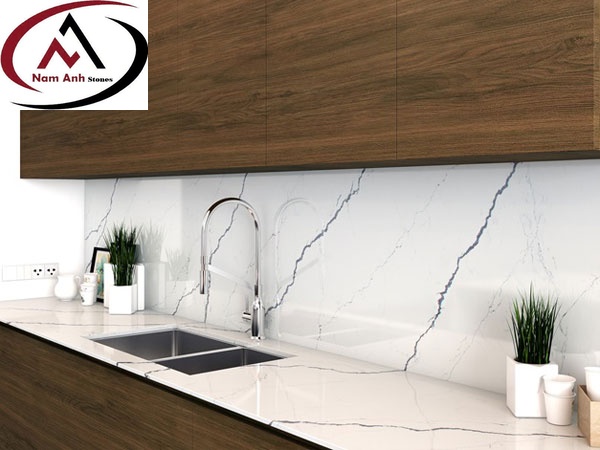 Mẫu đá bếp trắng vân mây đẹp