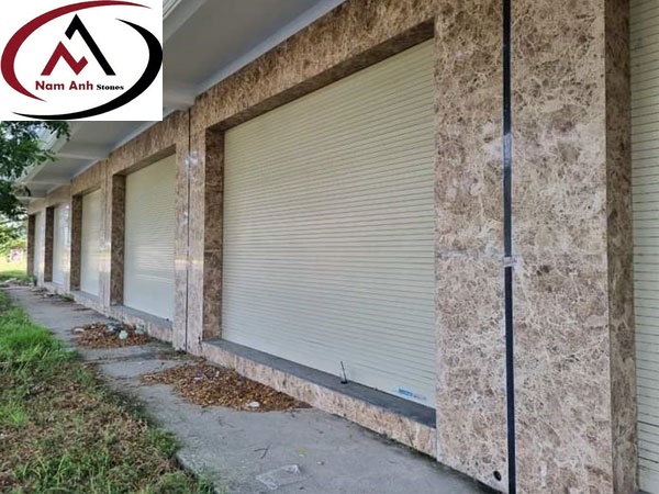 ĐÁ MARBLE NÂU NHẠT ỐP MẶT TIỀN